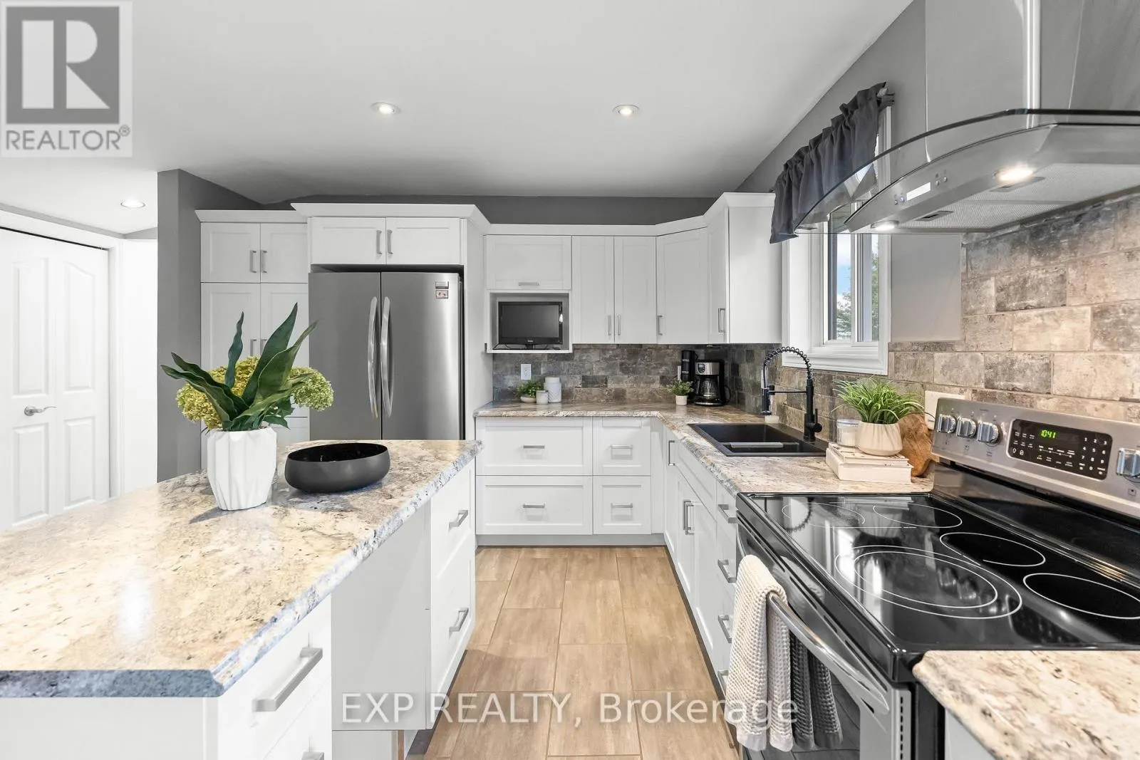 32070 SIDEROAD 20 ROAD