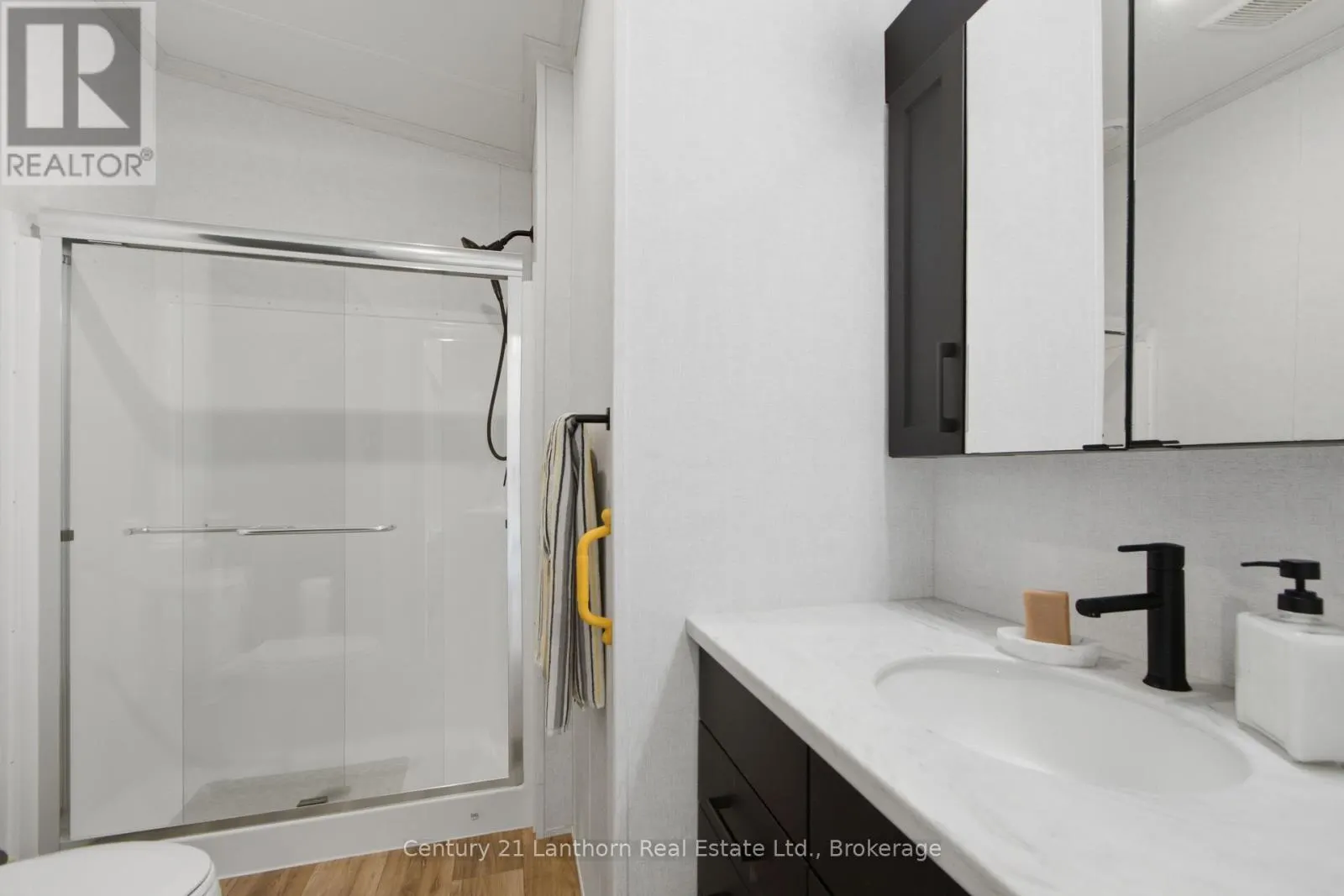 25 - 484 FRANKFORD STIRLING ROAD #25