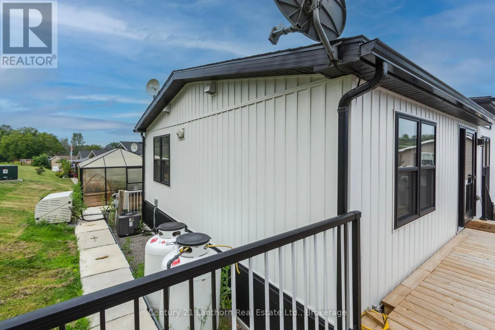 25 - 484 FRANKFORD STIRLING ROAD #25