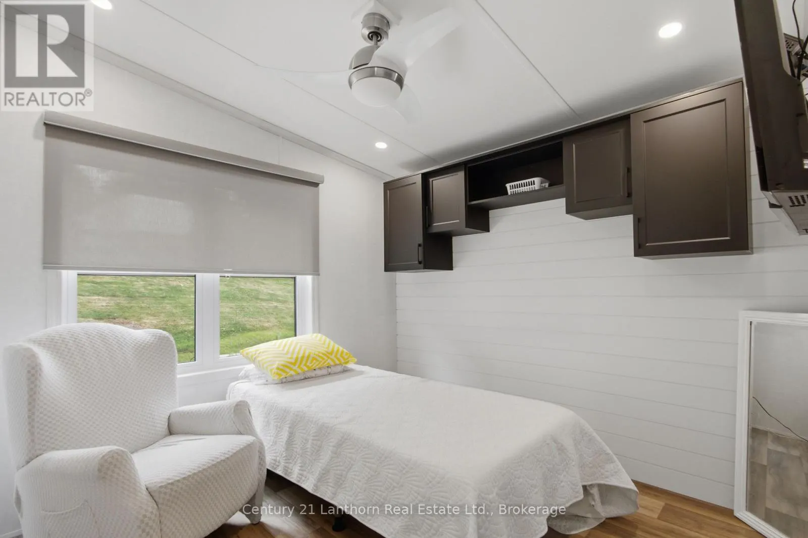 25 - 484 FRANKFORD STIRLING ROAD #25