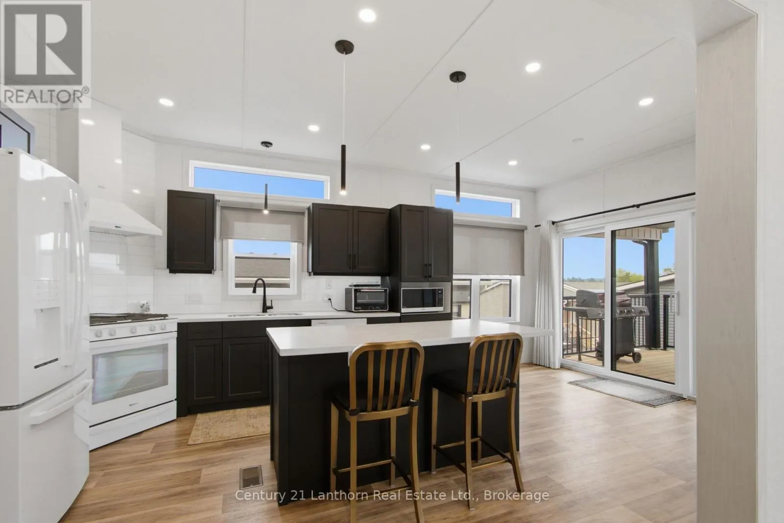 25 - 484 FRANKFORD STIRLING ROAD #25