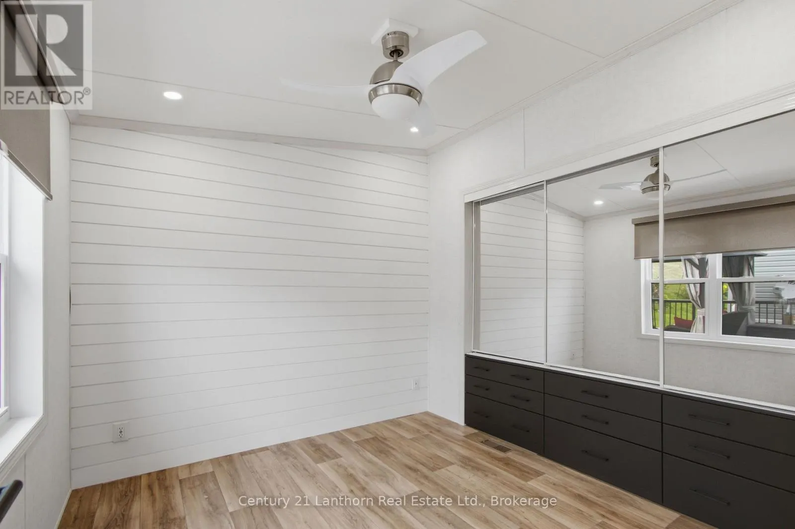 25 - 484 FRANKFORD STIRLING ROAD #25