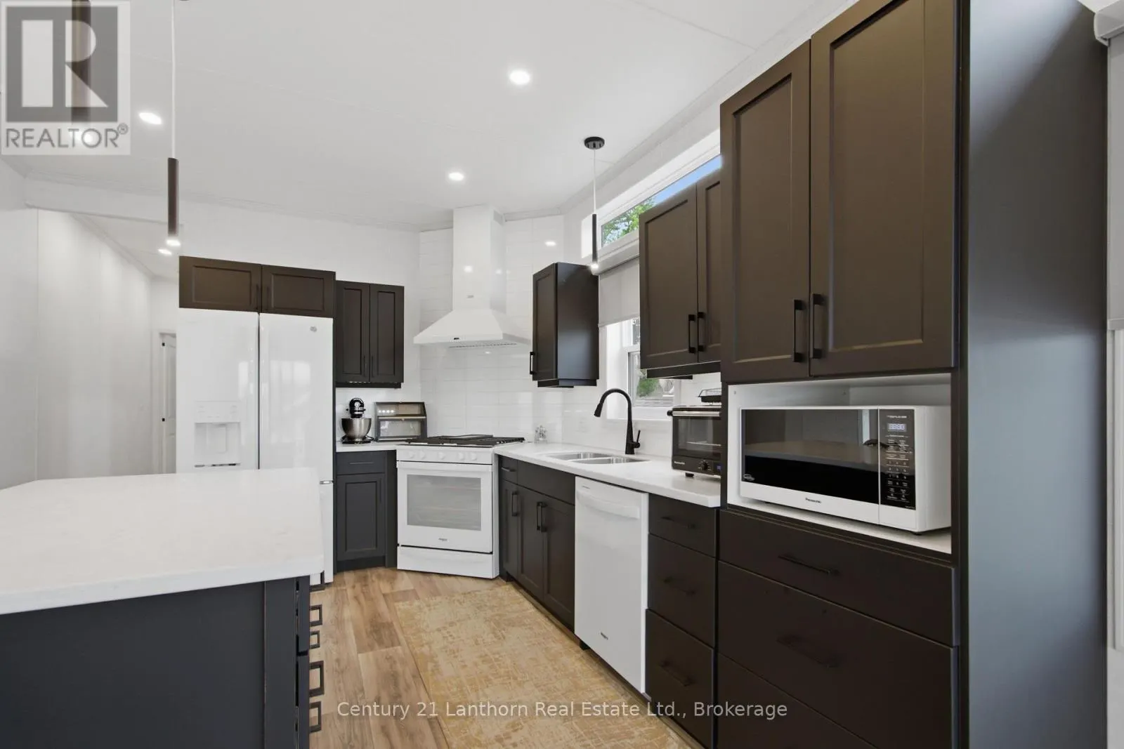 25 - 484 FRANKFORD STIRLING ROAD #25