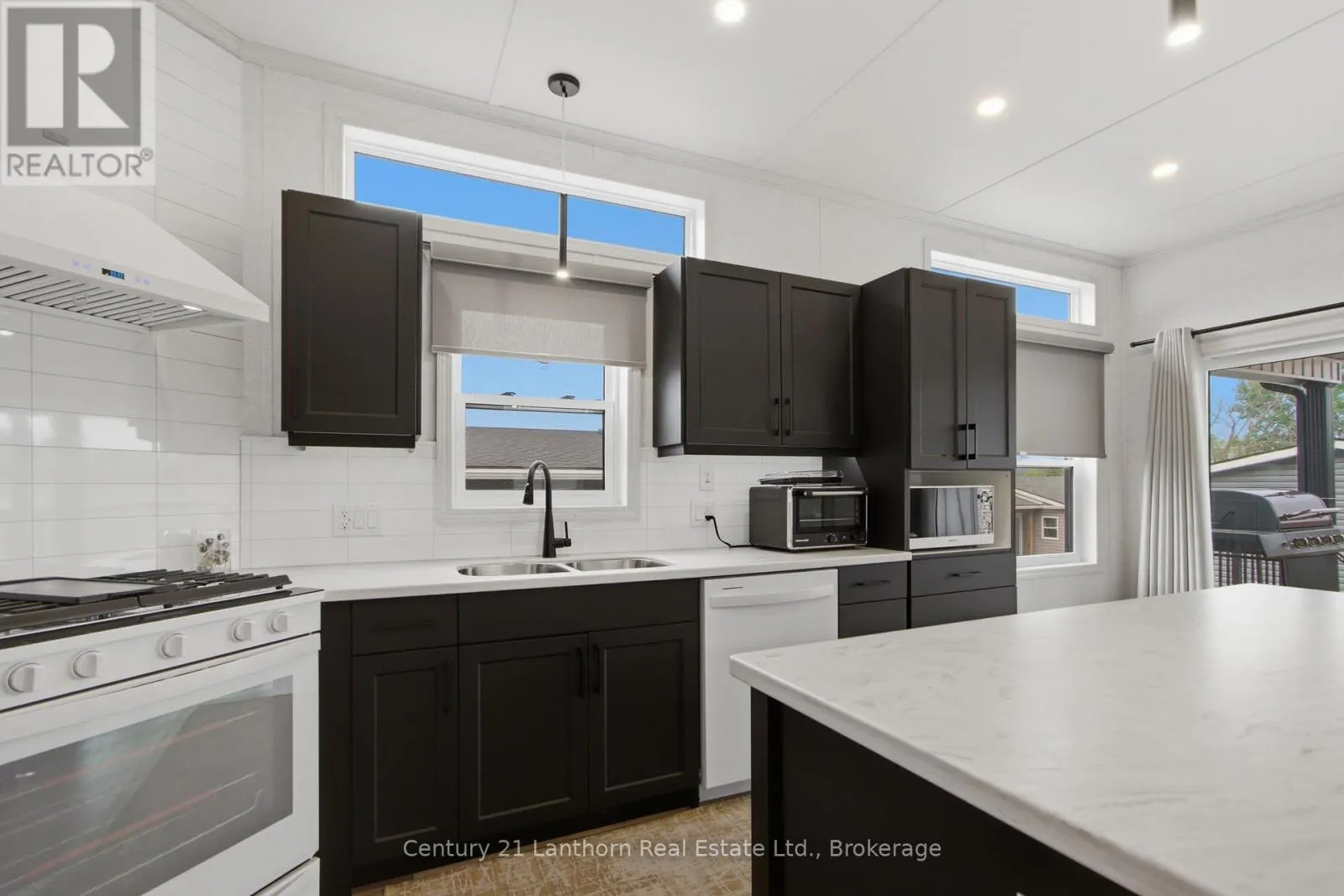 25 - 484 FRANKFORD STIRLING ROAD #25