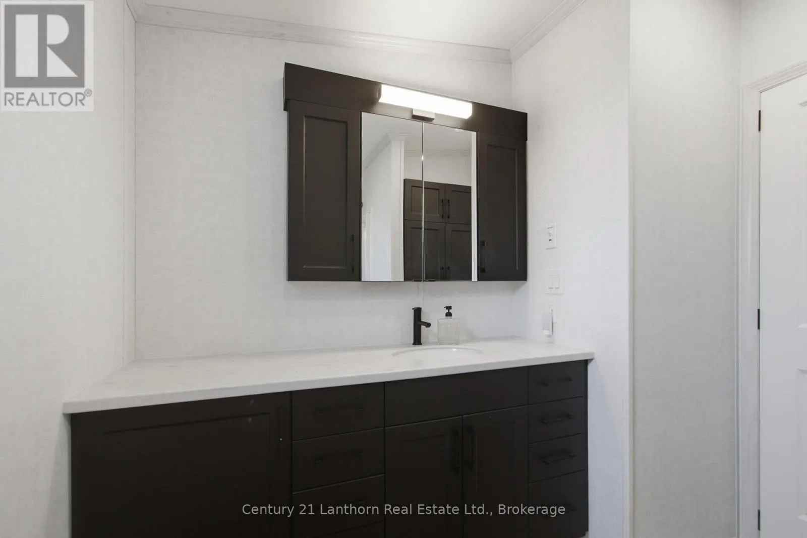 25 - 484 FRANKFORD STIRLING ROAD #25