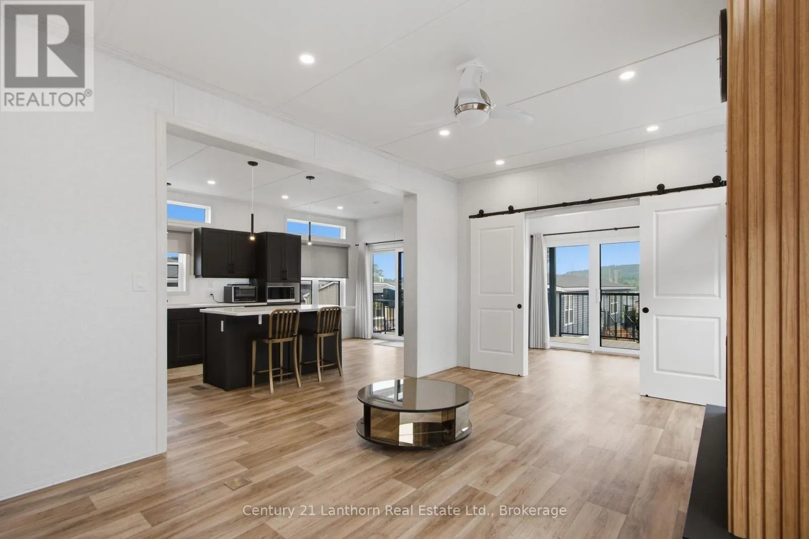 25 - 484 FRANKFORD STIRLING ROAD #25