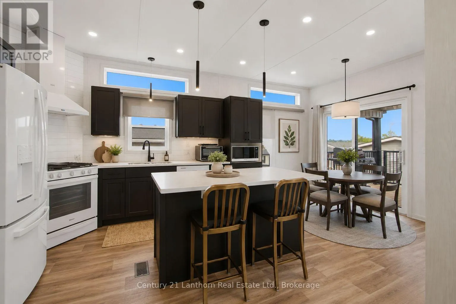 25 - 484 FRANKFORD STIRLING ROAD #25