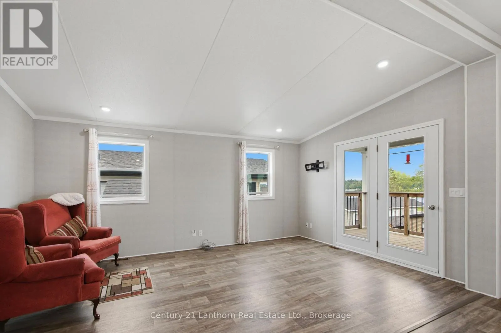 18 - 484 FRANKFORD STIRLING ROAD #18
