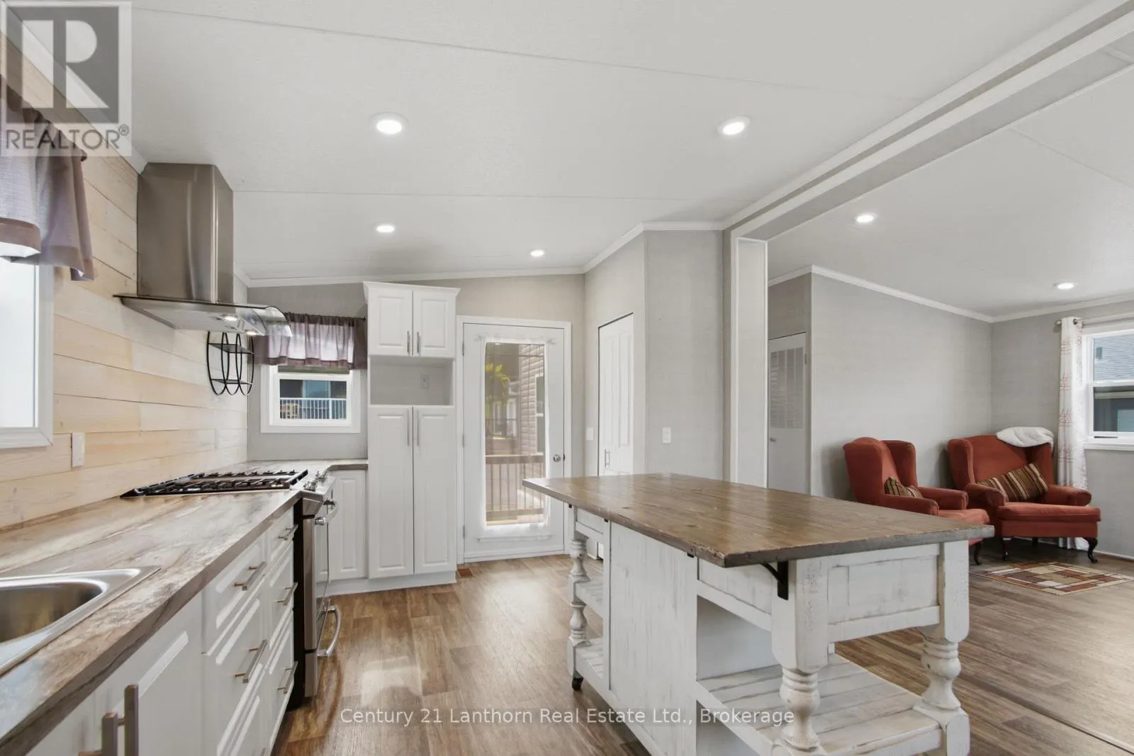 18 - 484 FRANKFORD STIRLING ROAD #18