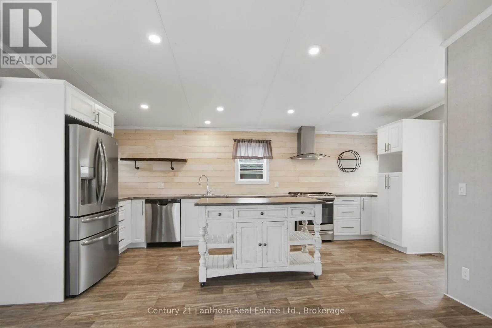 18 - 484 FRANKFORD STIRLING ROAD #18