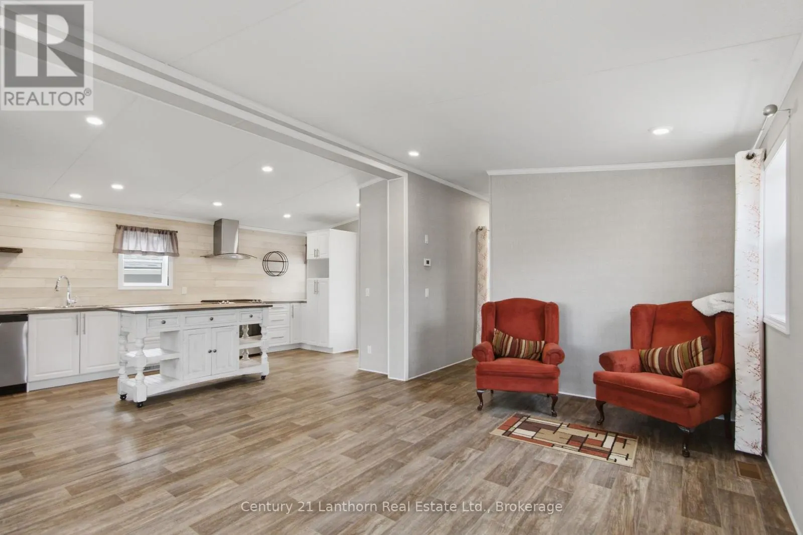 18 - 484 FRANKFORD STIRLING ROAD #18
