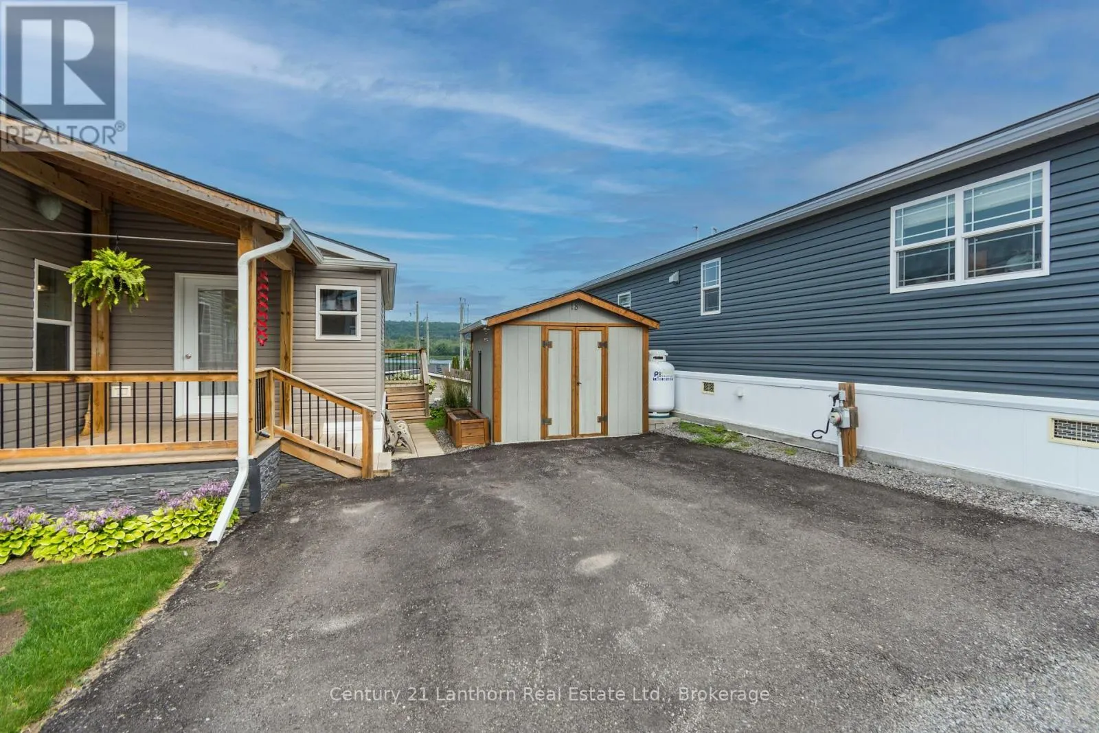 18 - 484 FRANKFORD STIRLING ROAD #18