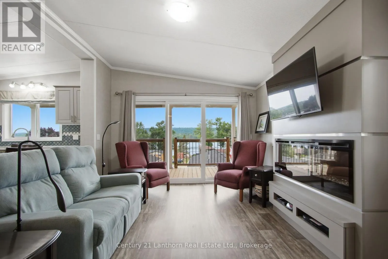 12 - 484 FRANKFORD STIRLING ROAD #12