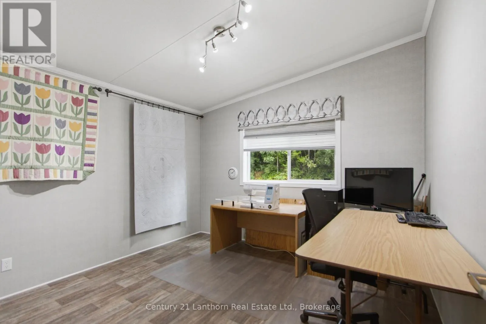 12 - 484 FRANKFORD STIRLING ROAD #12