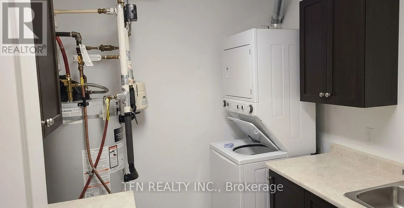 402 - 26 WELLINGTON STREET