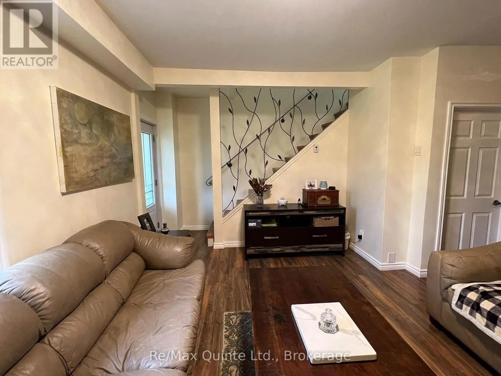 101 ROSELAND DRIVE