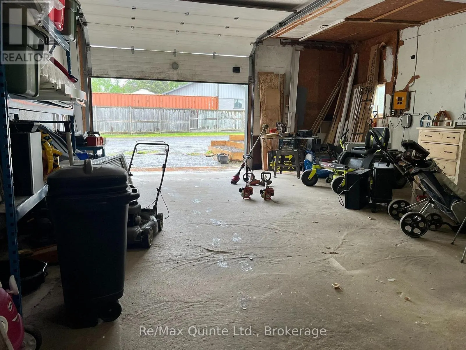 101 ROSELAND DRIVE