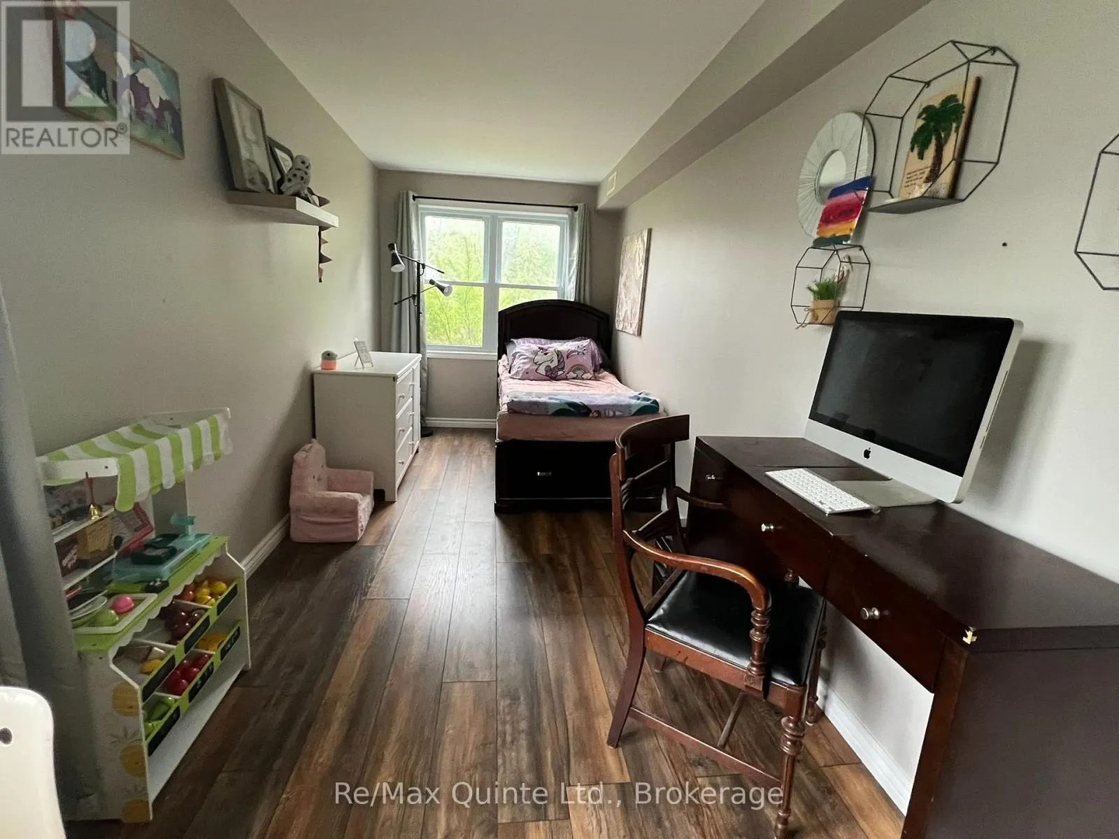 101 ROSELAND DRIVE
