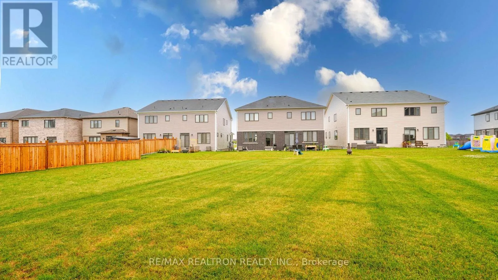 20 HAWICK CRESCENT