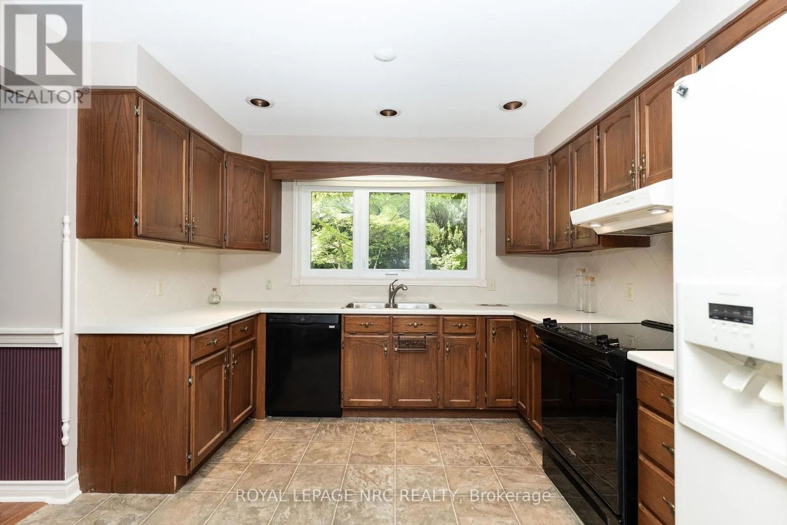 35 GARRISON VILLAGE DRIVE