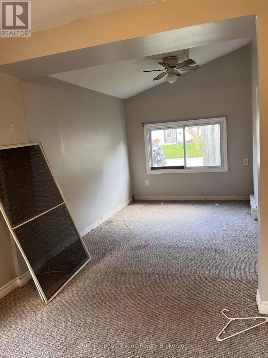 1 NORTHCOURT STREET E