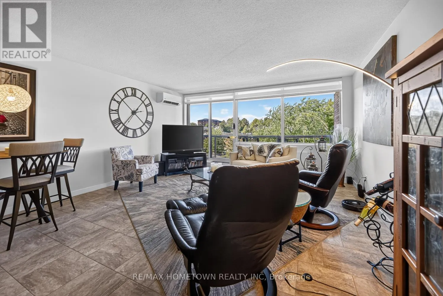 805 - 55 WATER STREET E