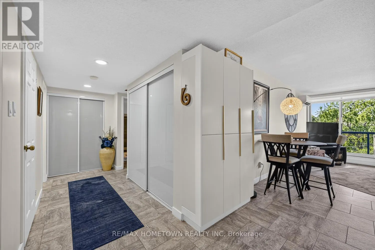 805 - 55 WATER STREET E