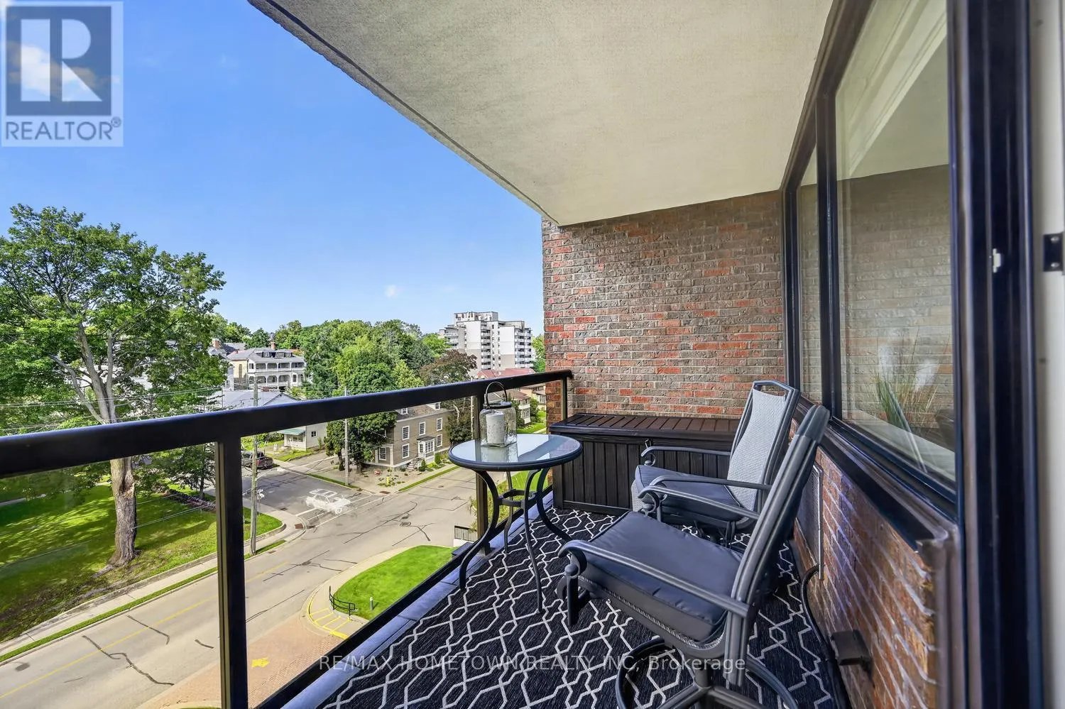 805 - 55 WATER STREET E