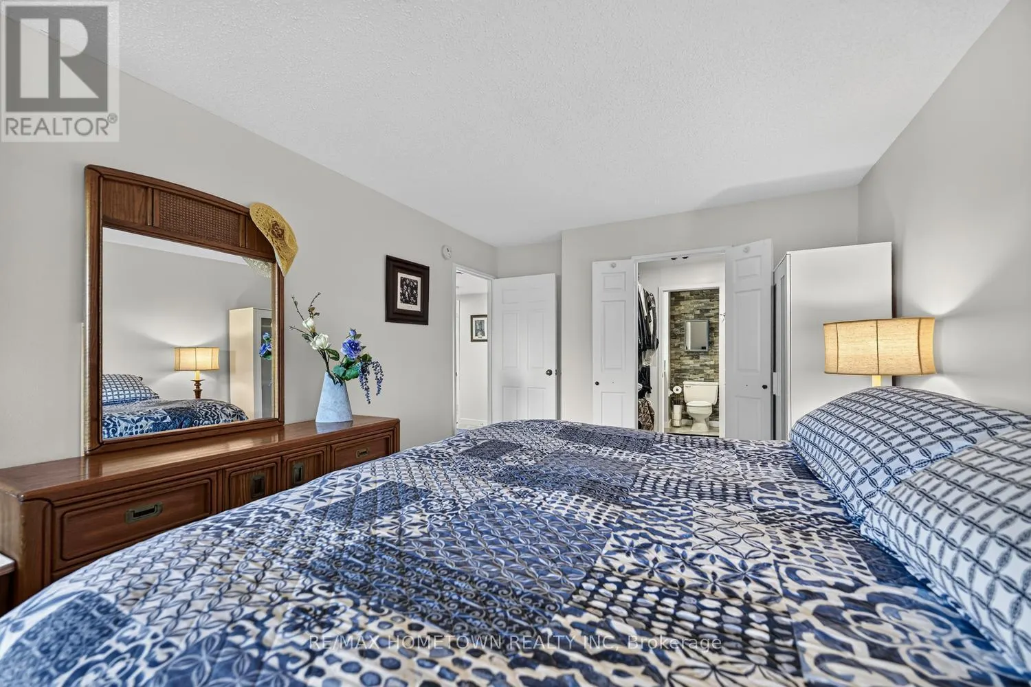 805 - 55 WATER STREET E