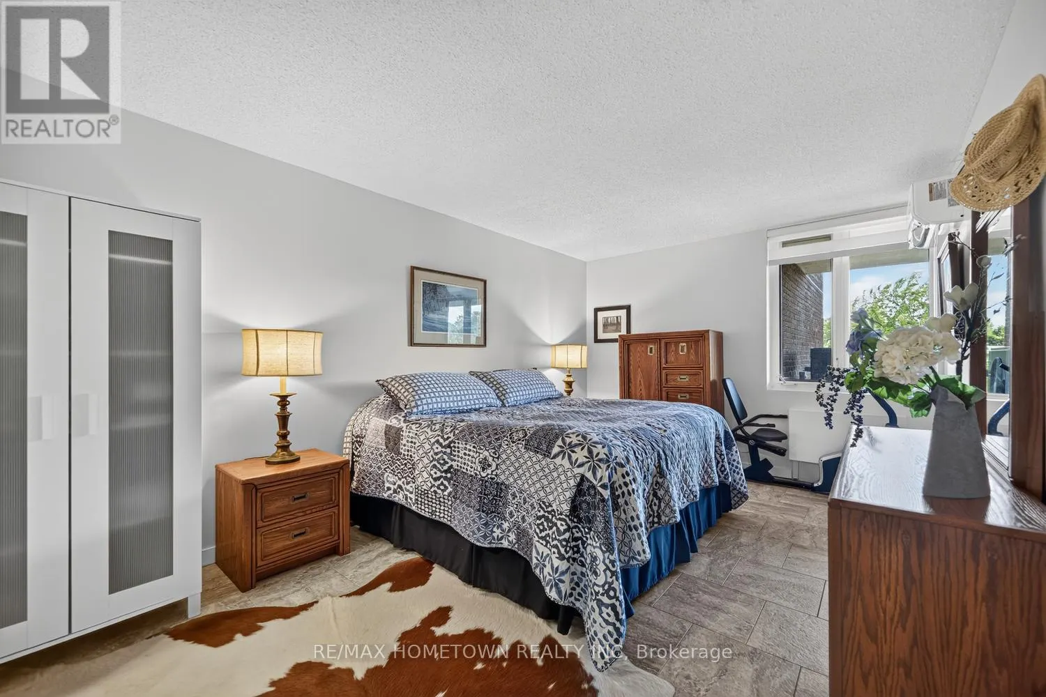 805 - 55 WATER STREET E