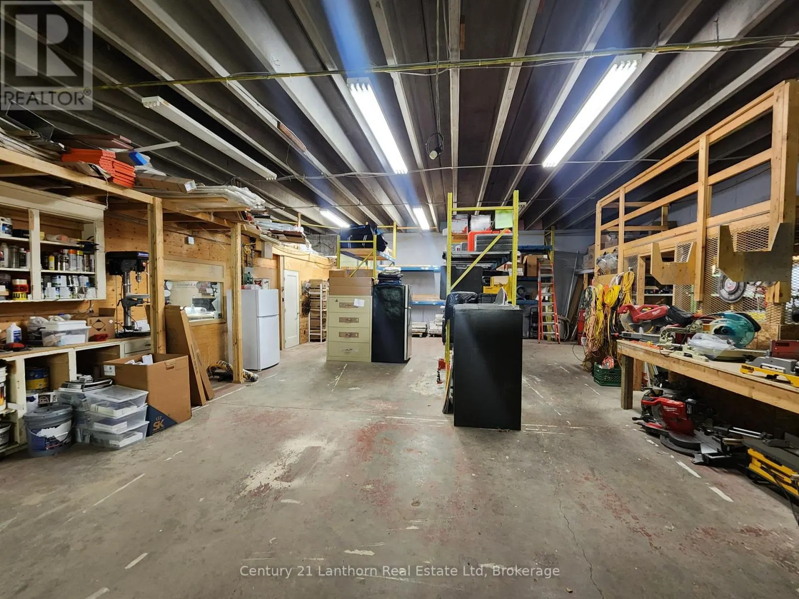 640 DUNDAS STREET E
