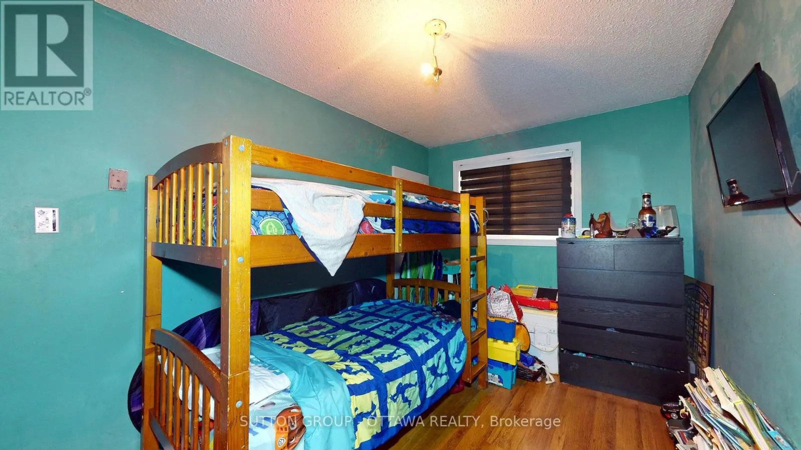 28 CARRAWAY CRESCENT
