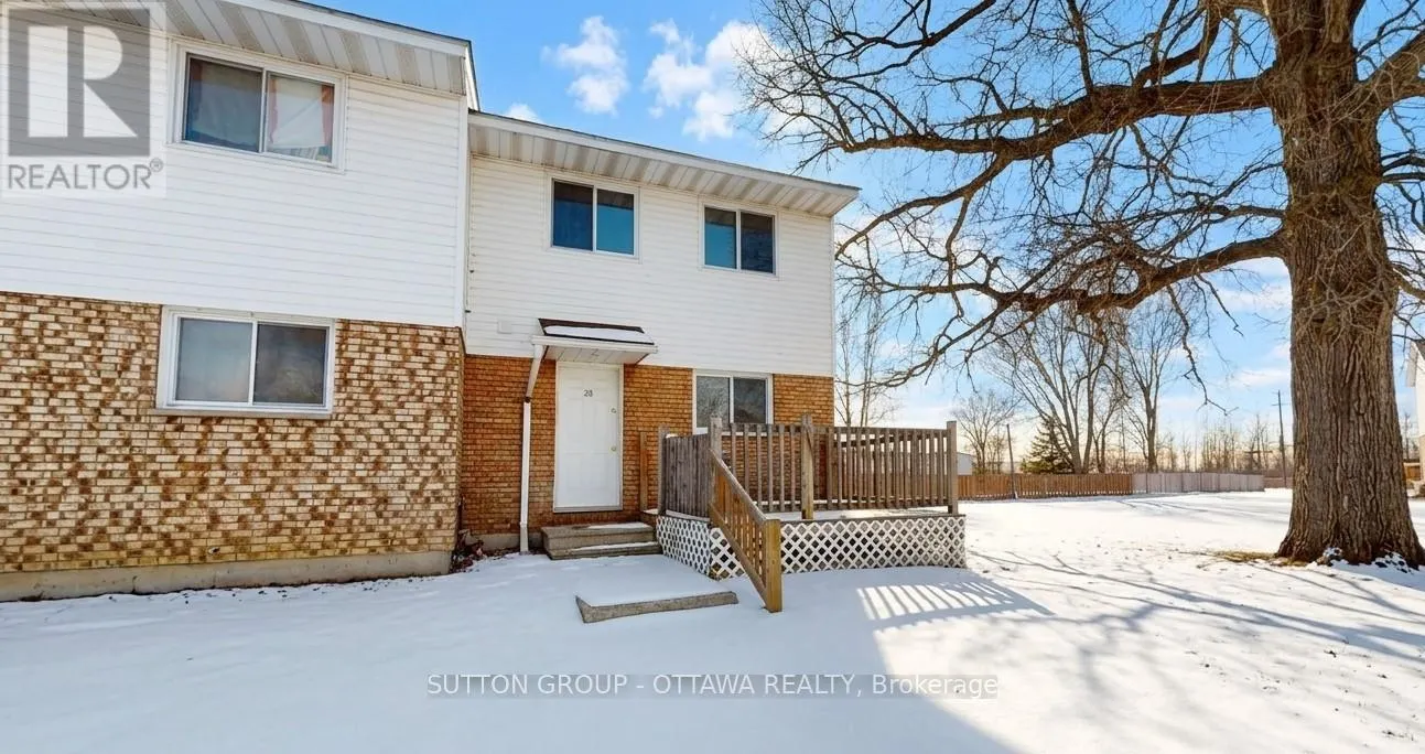 28 CARRAWAY CRESCENT