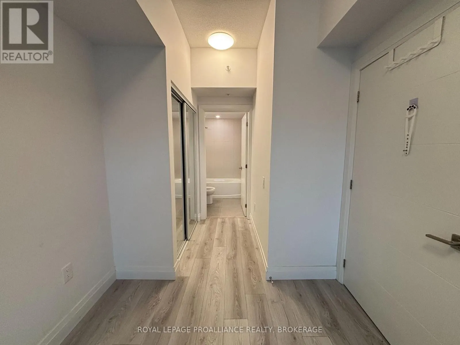 425 - 652 PRINCESS STREET #425