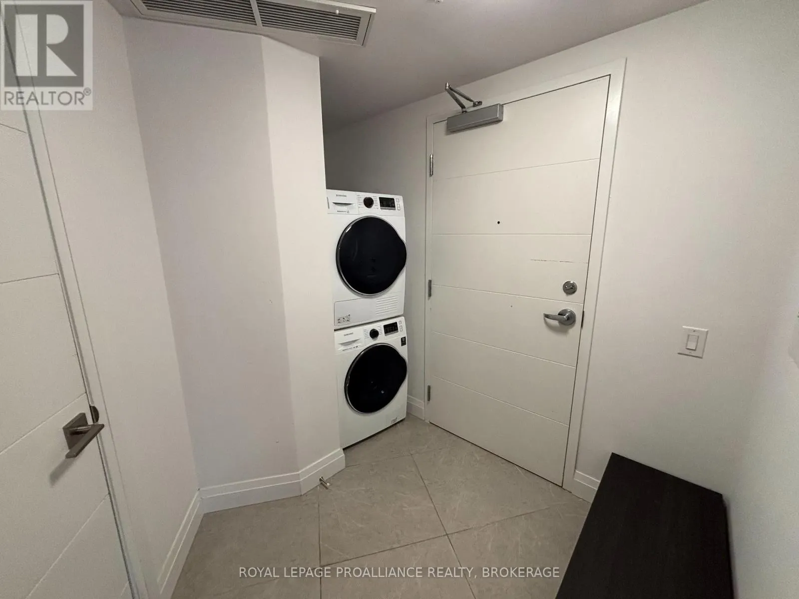 425 - 652 PRINCESS STREET #425