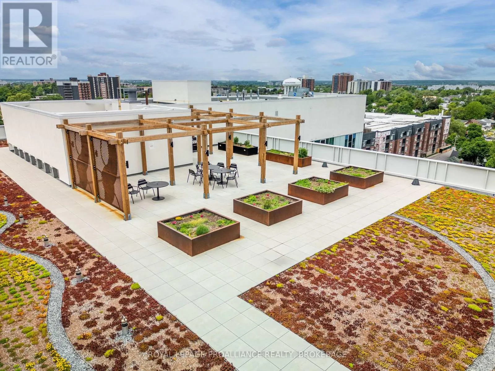 425 - 652 PRINCESS STREET #425