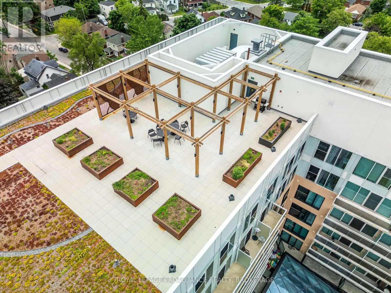 425 - 652 PRINCESS STREET #425