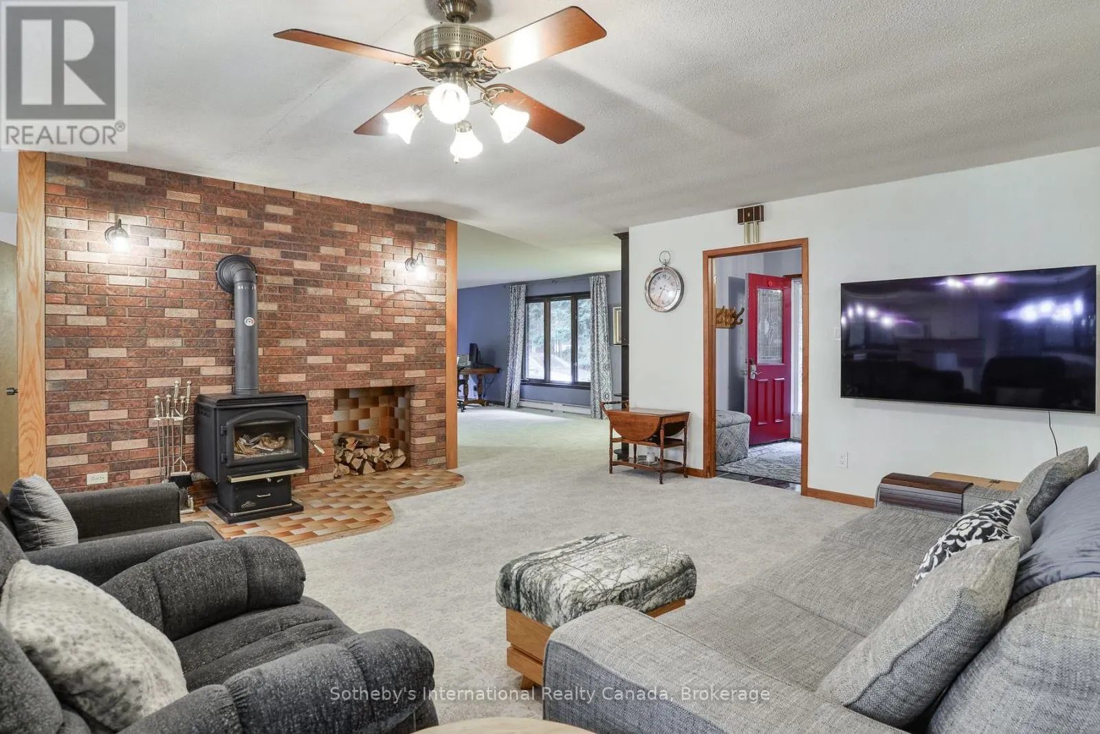 55 DENNISS DRIVE