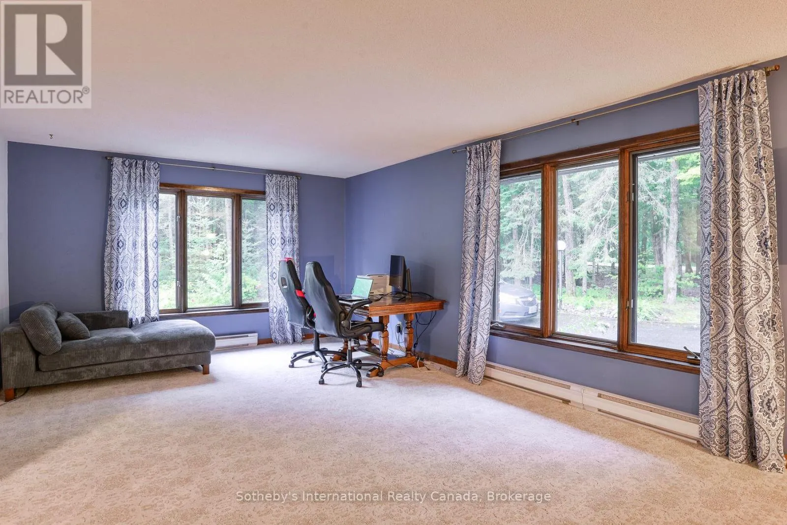 55 DENNISS DRIVE