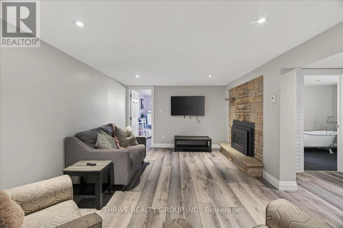 24 CHURCH STREET W