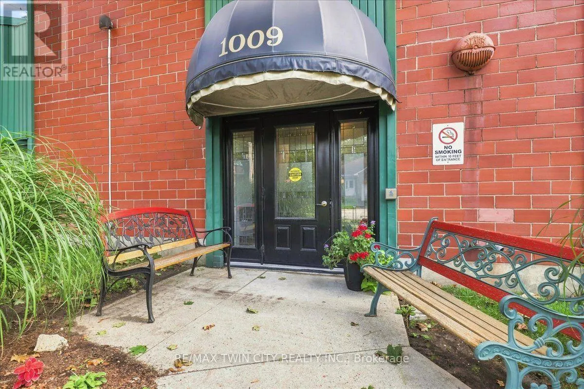 217 - 1009 QUEENSTON ROAD