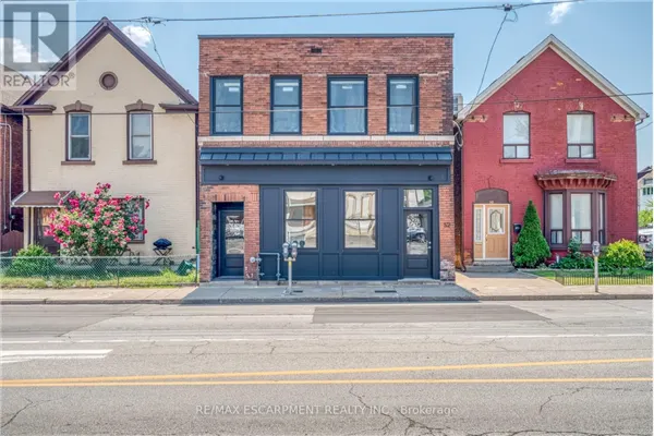 52 BARTON STREET E
