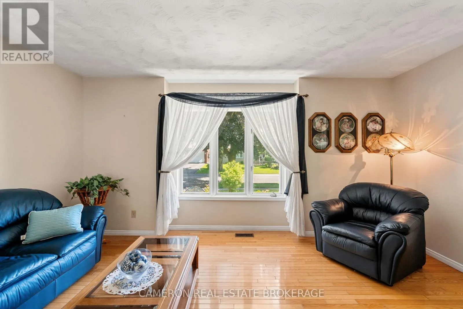 368 ANGELA CRESCENT