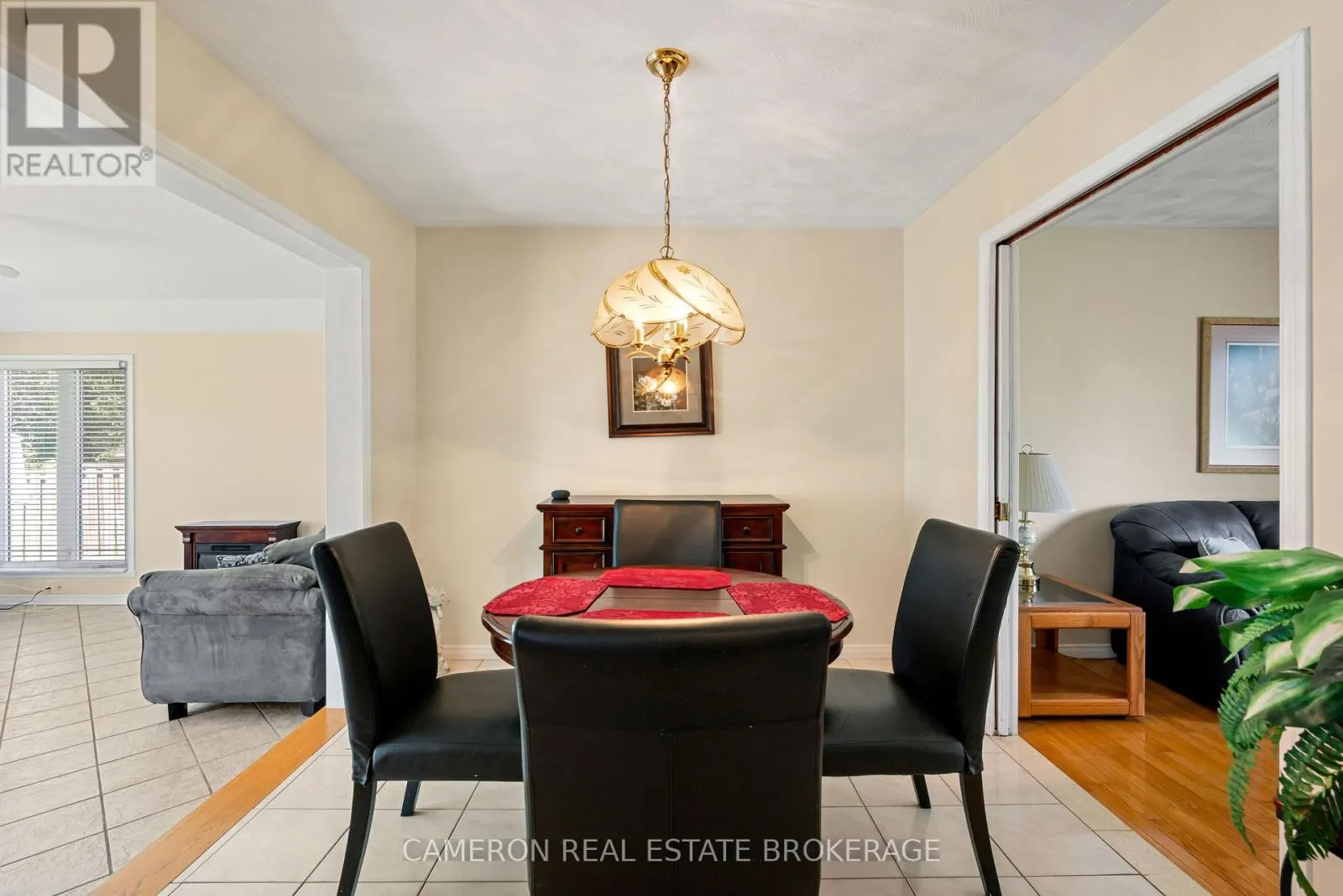 368 ANGELA CRESCENT