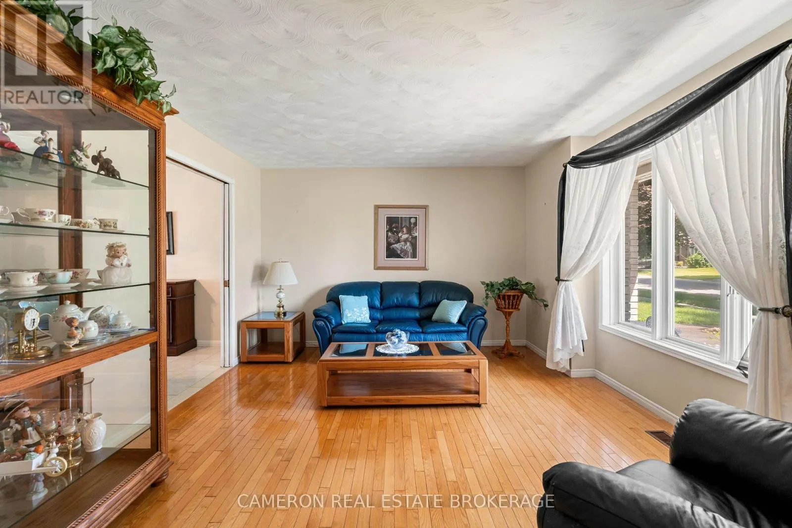 368 ANGELA CRESCENT