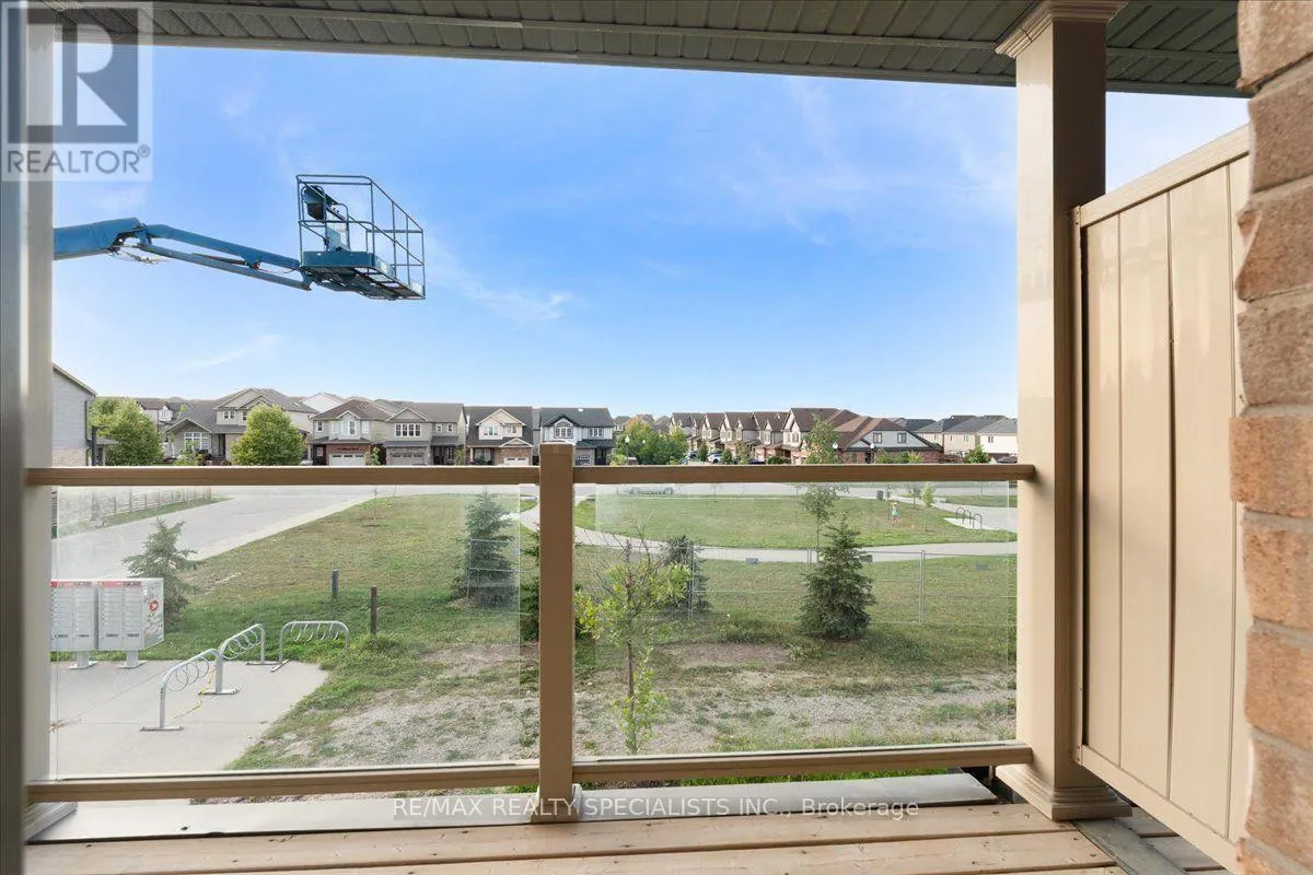 E8 - 70 WILLOWRUN DRIVE