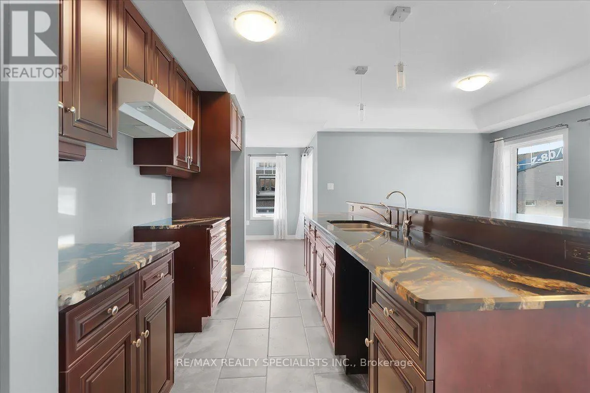 E8 - 70 WILLOWRUN DRIVE