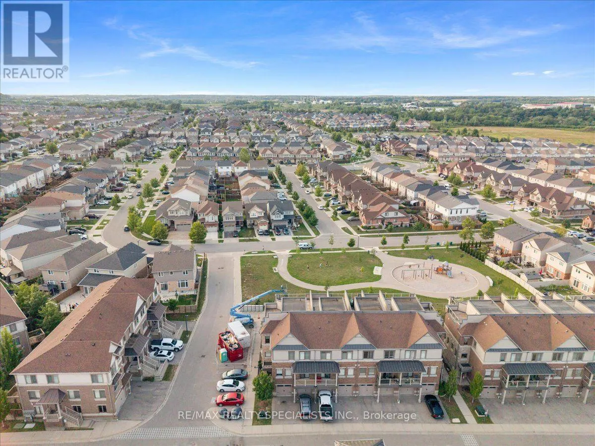E8 - 70 WILLOWRUN DRIVE