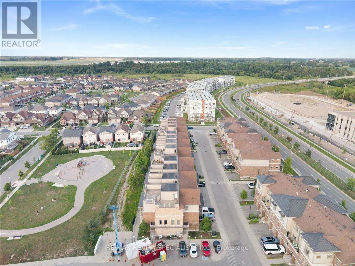 E8 - 70 WILLOWRUN DRIVE