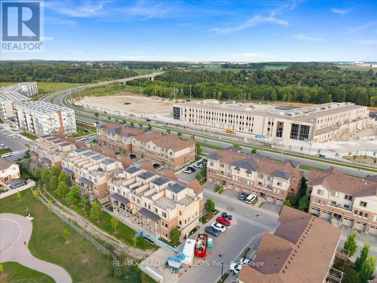 E8 - 70 WILLOWRUN DRIVE